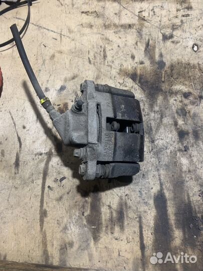 Суппорт передний левый LADA Granta