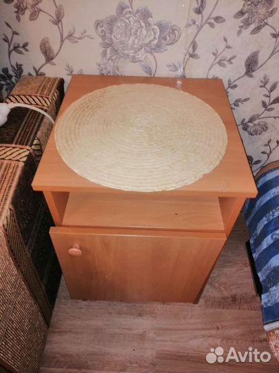 Тумба прикроватная