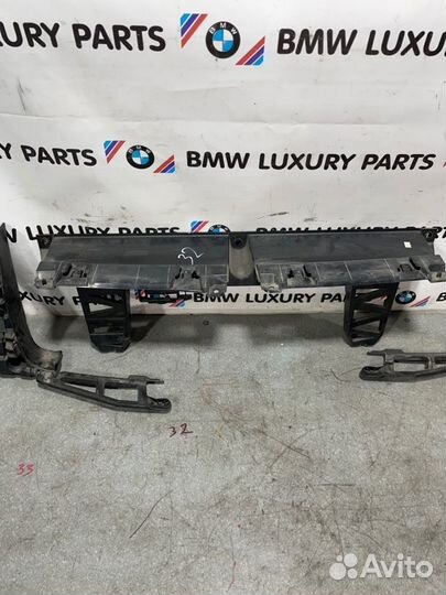 Направляющая кронштейн крепление заднего бампера