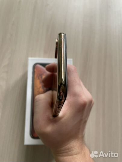 iPhone Xs, 64 ГБ