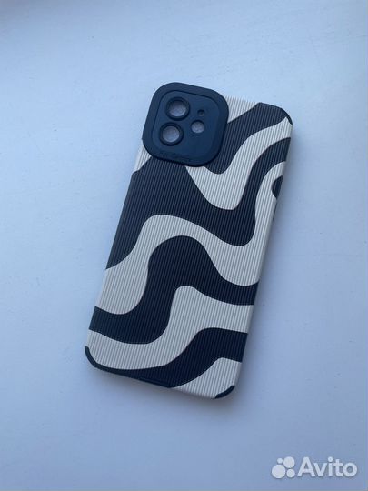 Чехол на iPhone 12