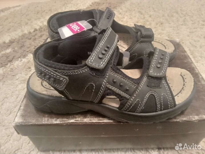Сандали новые