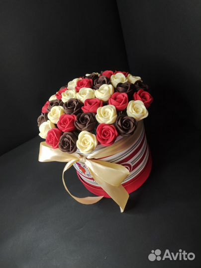 Шоколадные Розы - 37 шт в Шляпной Коробке