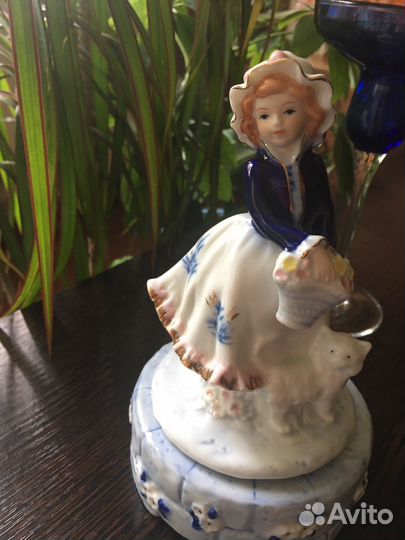 Статуэтка с музыкой.Италия