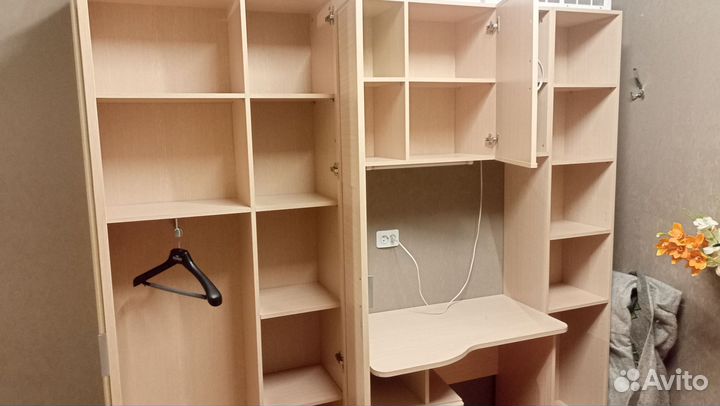 Детский уголок, стол для ученика