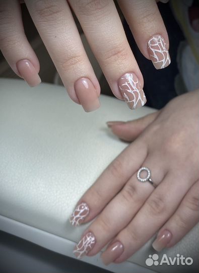 Маникюр (ознакомитесь с прайсом)