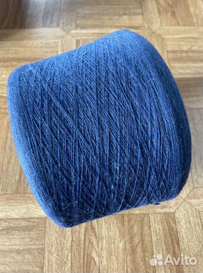 Нитки в бобинах