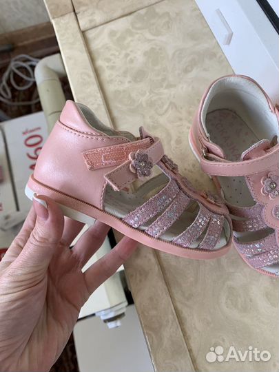 Босоножки для девочки