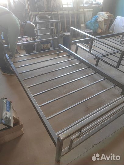 Кровать металлическая