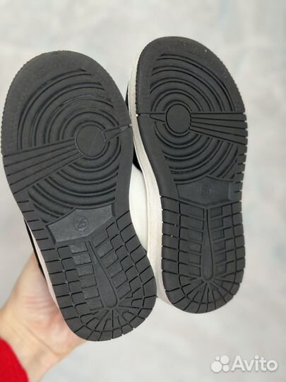 Кроссовки детские