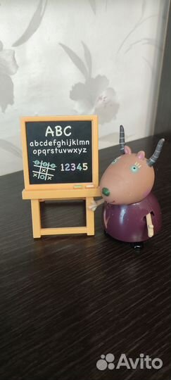 Игрушка Свинка пеппа и чемоданчик Доктор Плюшева