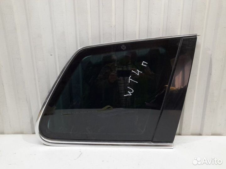 Стекло кузовное глухое правое Volkswagen Touareg