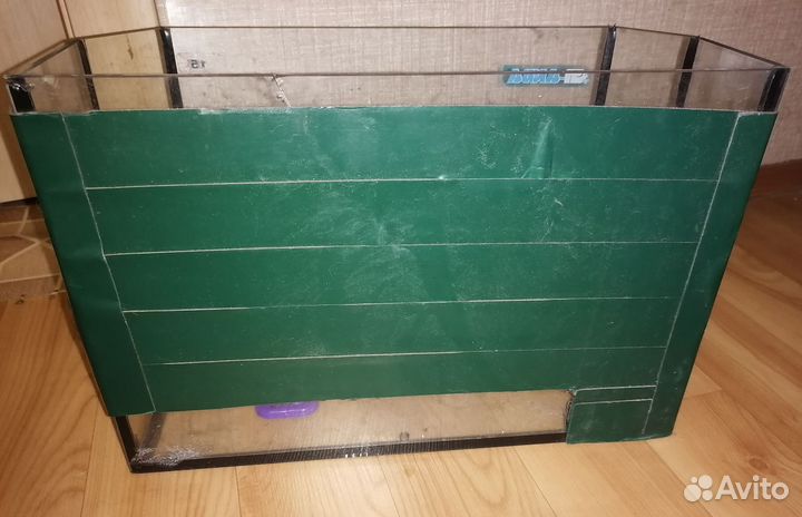 Аквариум с игрушками для хомяка