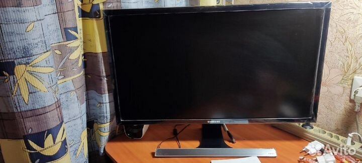 28 Монитор Samsung UE590 4к