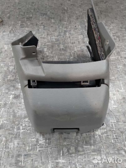 Бокс центральный Додж караван Вояджер 01-07г