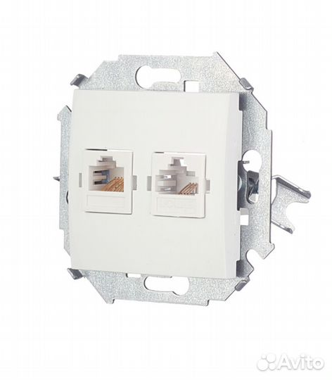 Розетка телефонная/компьютерная 1591590-030 скрыта