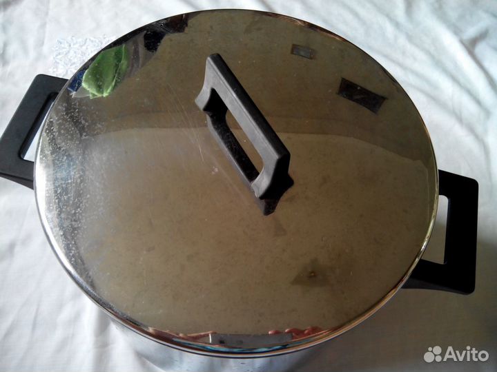 Кастрюля из нержавеющей стали