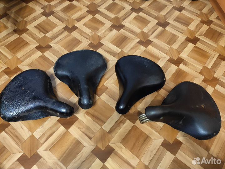Седло велосипедное кожаное пружинное СССР