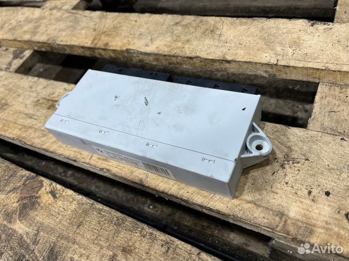 Блок управления передний правый Bmw 7 E66 N62B48