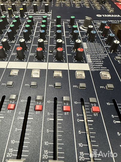 Микшерный пульт Yamaha MG 124 CX