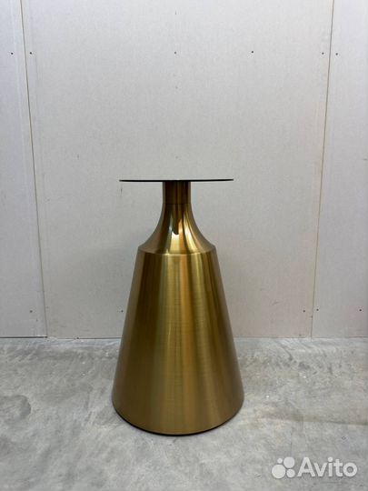 Кухонный стол из керамогранита круглый