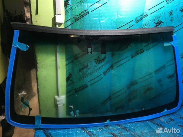 Стекло лобовое (ветровое) Toyota Land Cruiser