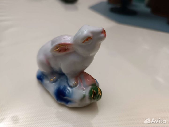 Фарфоровая статуэтка «Заяц» старая Гжель, СССР