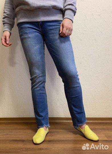 Джинсы женские