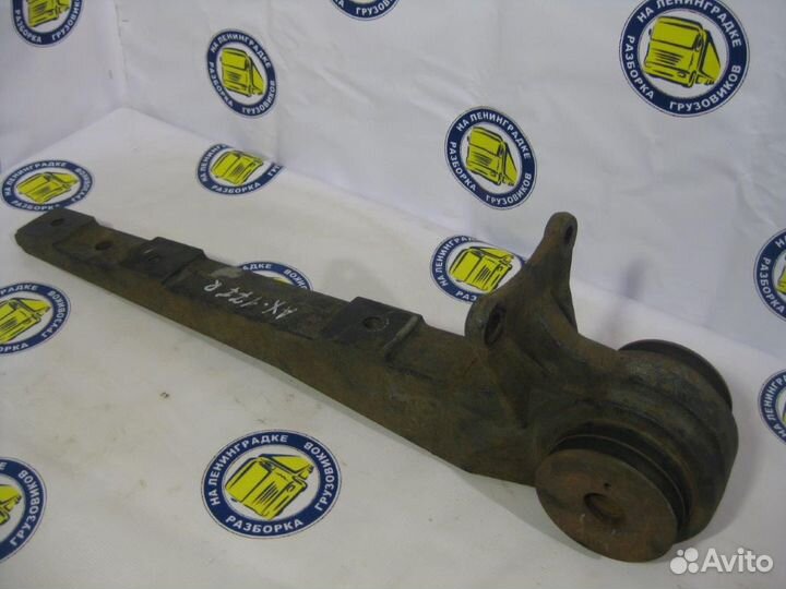 Кронштейн кабины передний правый 9408915220 merced