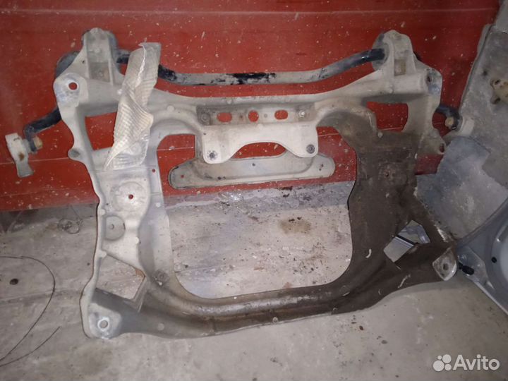 Балка передняя Mercedes 220