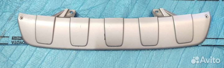 Спойлер переднего бампера Ленд Крузер 200