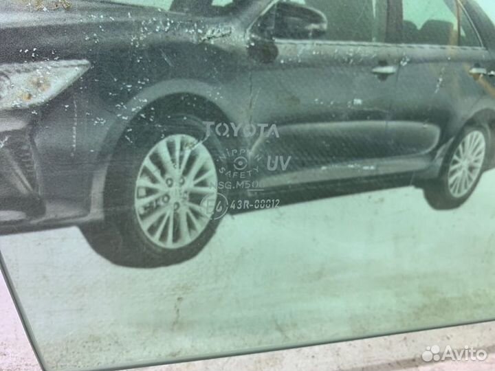 Стекло двери переднее правое Toyota Land Cruiser