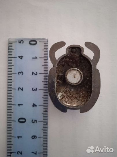 Скарабей магнит