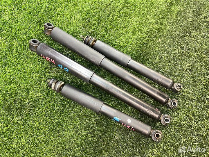 Амортизатор Toyota Town Ace Noah SR50 3SFE 1998