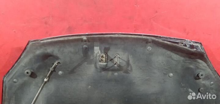 Приора капот мятый под ремонт Ваз 2170