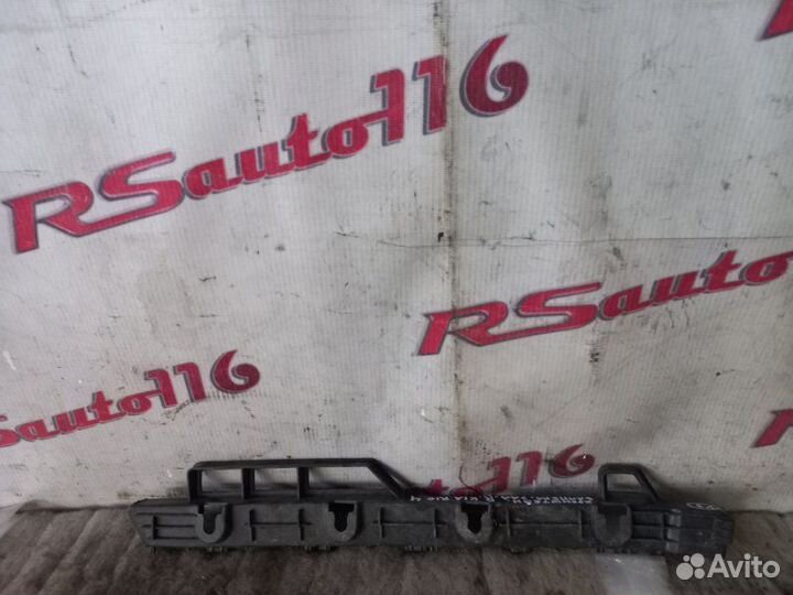 Кронштейн бампера задний правый Kia Rio 4