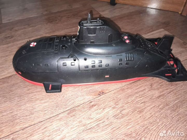 Подводная лодка игрушка
