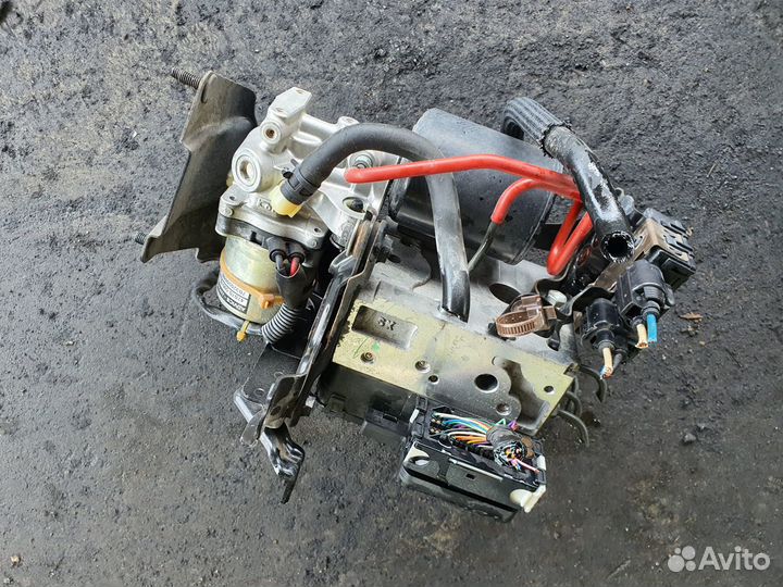 Блок ABS c Lexus LS460 USF40 1UR-FSE