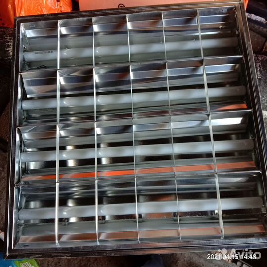 Люминисцентные лампы от светильника потолочн. 4х18