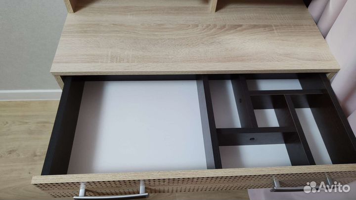 Туалетный столик (трюмо) новый