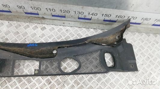 Накладка декоративная (жабо, дождевик) audi A4 B8