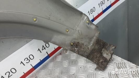 Крыло переднее правое land rover discovery 3 (MAD1