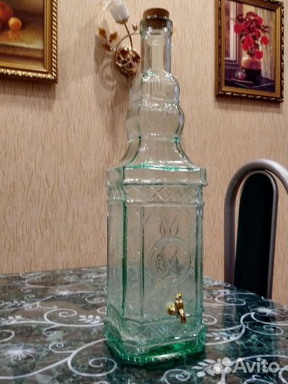 Графин стекло винтажный резной с краником