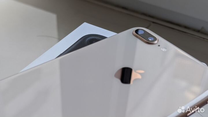iPhone 8 plus в отличном состоянии