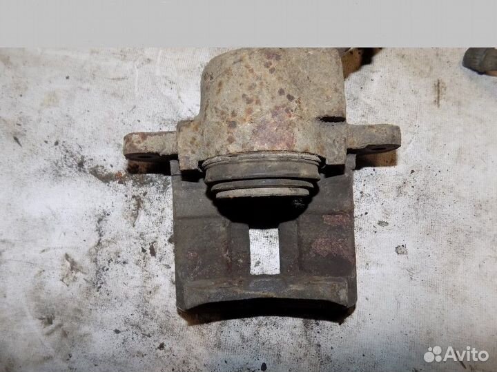 Суппорт передний правый Logan 2005-2014