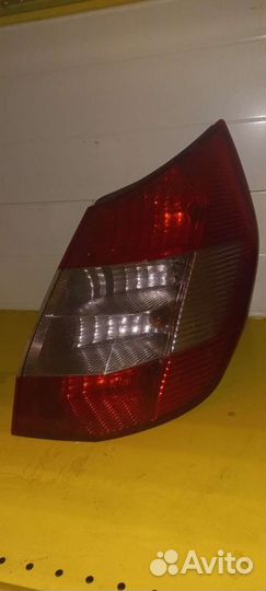 Фара правая и фанарь правый на рено сценик