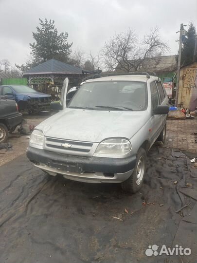 Нива шевролет на разбор