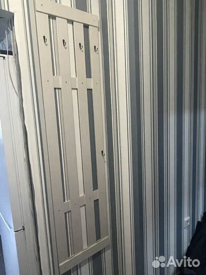 Вешалка для одежды настенная