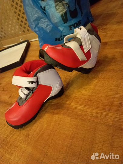 Лыжные ботинки