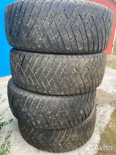 Goodyear Ultragrip Ice Arctic 205/55 R16